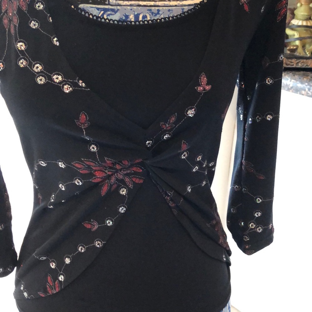 Byline Blouse - Picture 2 of 8